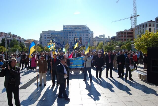 Мирна хода в Лісабоні до роковин Голодомору 32.33 років