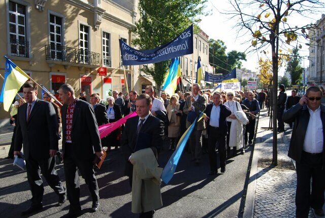 Мирна хода в Лісабоні до роковин Голодомору 32.33 років