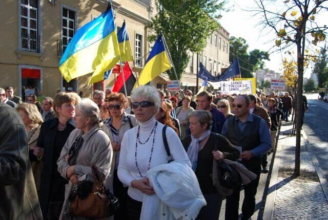 Мирна хода в Лісабоні до роковин Голодомору 32.33 років