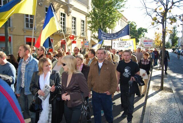 Мирна хода в Лісабоні до роковин Голодомору 32.33 років