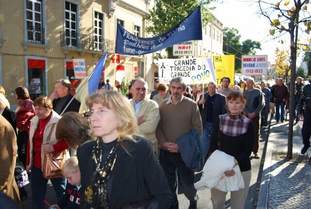 Мирна хода в Лісабоні до роковин Голодомору 32.33 років