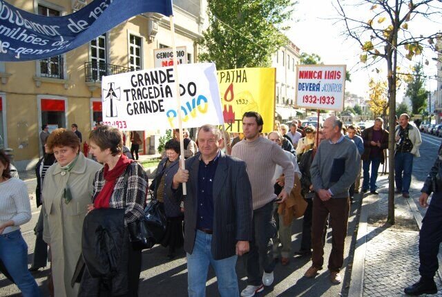 Мирна хода в Лісабоні до роковин Голодомору 32.33 років