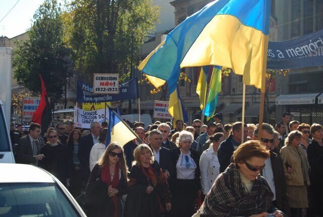 Мирна хода в Лісабоні до роковин Голодомору 32.33 років