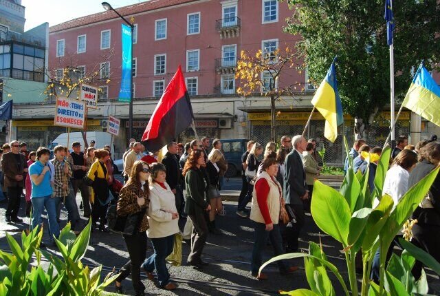 Мирна хода в Лісабоні до роковин Голодомору 32.33 років