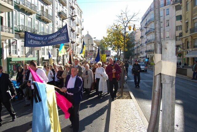 Мирна хода в Лісабоні до роковин Голодомору 32.33 років