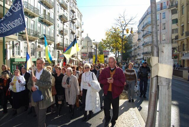 Мирна хода в Лісабоні до роковин Голодомору 32.33 років