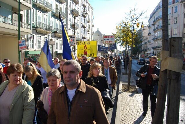 Мирна хода в Лісабоні до роковин Голодомору 32.33 років