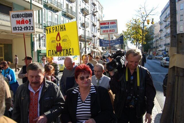 Мирна хода в Лісабоні до роковин Голодомору 32.33 років