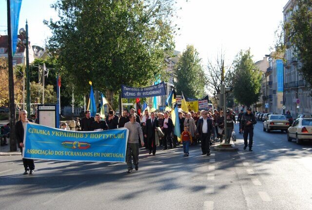 Мирна хода в Лісабоні до роковин Голодомору 32.33 років