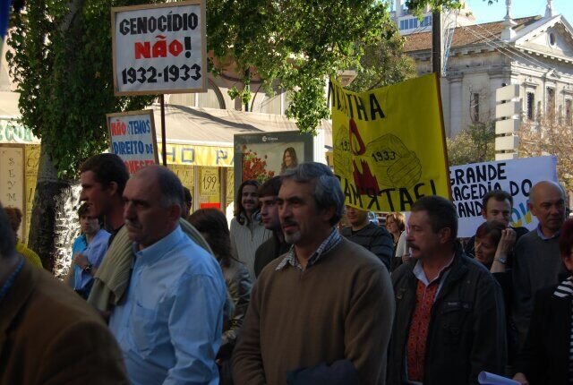 Мирна хода в Лісабоні до роковин Голодомору 32.33 років