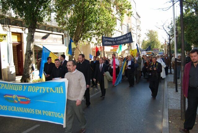Мирна хода в Лісабоні до роковин Голодомору 32.33 років