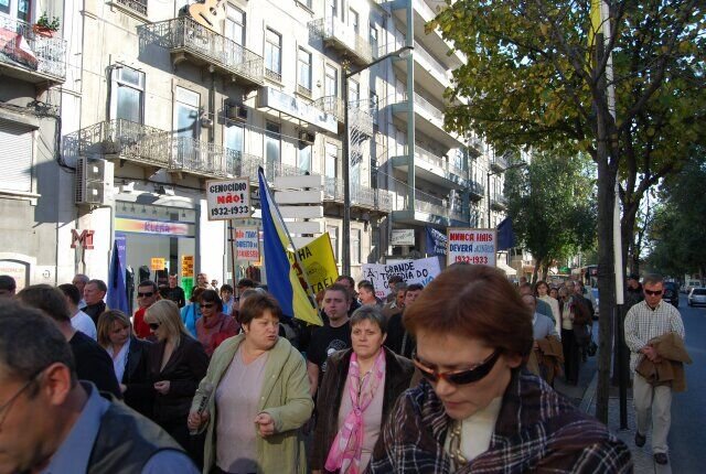 Мирна хода в Лісабоні до роковин Голодомору 32.33 років