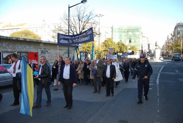 Мирна хода в Лісабоні до роковин Голодомору 32.33 років