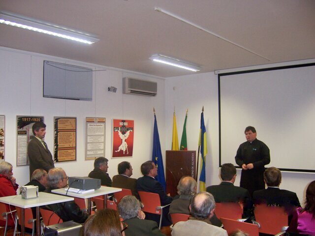 Виставка в Алканена, Голодомор 32-33 років