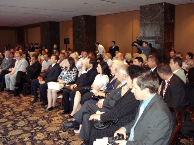 Інавгурація проспекту України у Лісабоні, зустріч Президента України В. Ющенка з громадою