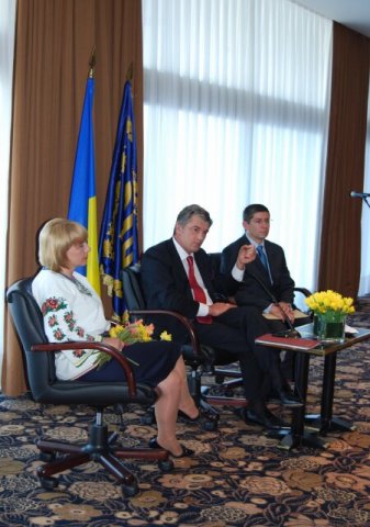 Інавгурація проспекту України у Лісабоні, зустріч Президента України В. Ющенка з громадою