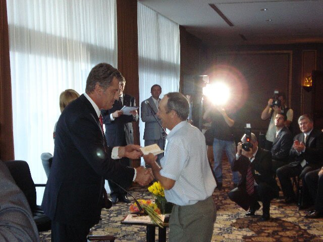 Інавгурація проспекту України у Лісабоні, зустріч Президента України В. Ющенка з громадою