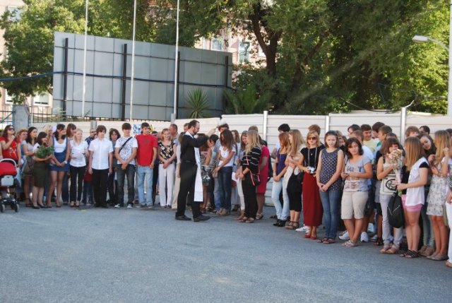 Перший дзвоник в школі Дивосвіт